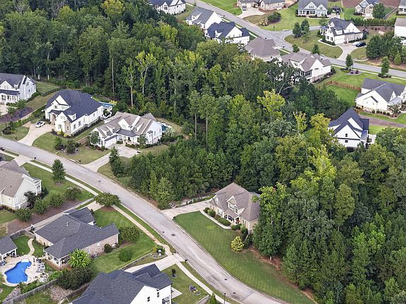 4th image of 130 Seton Cir
