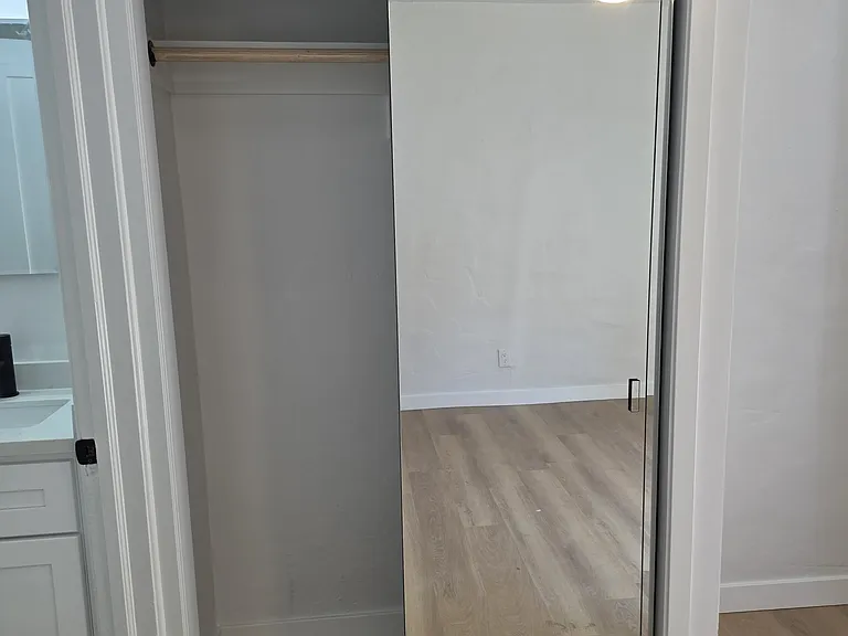 628 Veteran Ave #104 — Photo 8