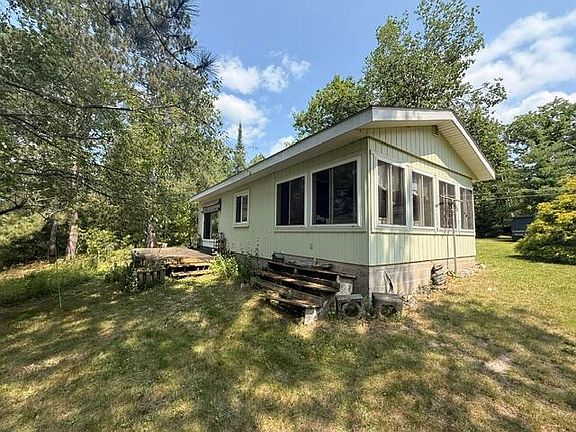 4th image of 2215 Lake Dr