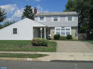 15 W Kennedy Dr, Clementon, NJ 08021