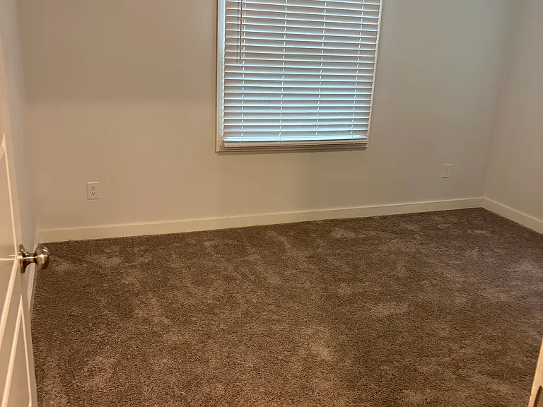 2800 Sierra Dr — Photo 21