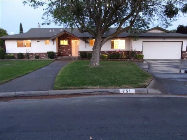 751 S Fairway Ave, Fresno, CA 93727