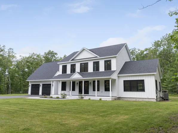 9 Huckleberry Lane, Kennebunk, ME 04043