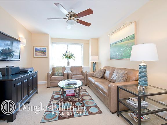 4th image of 150 E 69th St APT 11B