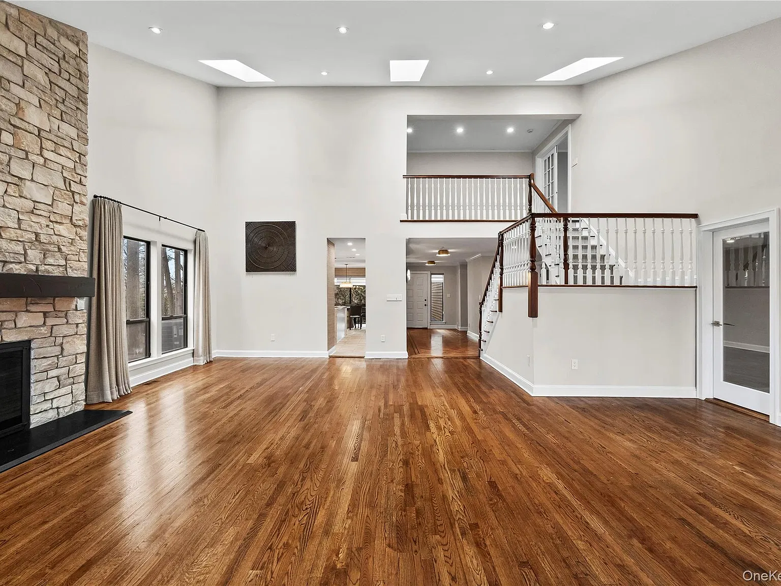 3 bed, 3.5 bath, 2989 sqft, $8,500 — Photo 1