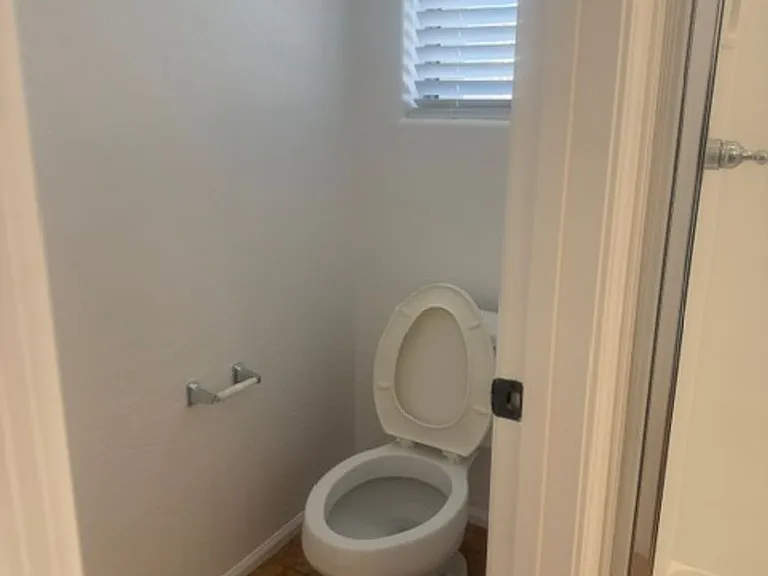 29630 W Fairmount Ave — Photo 15