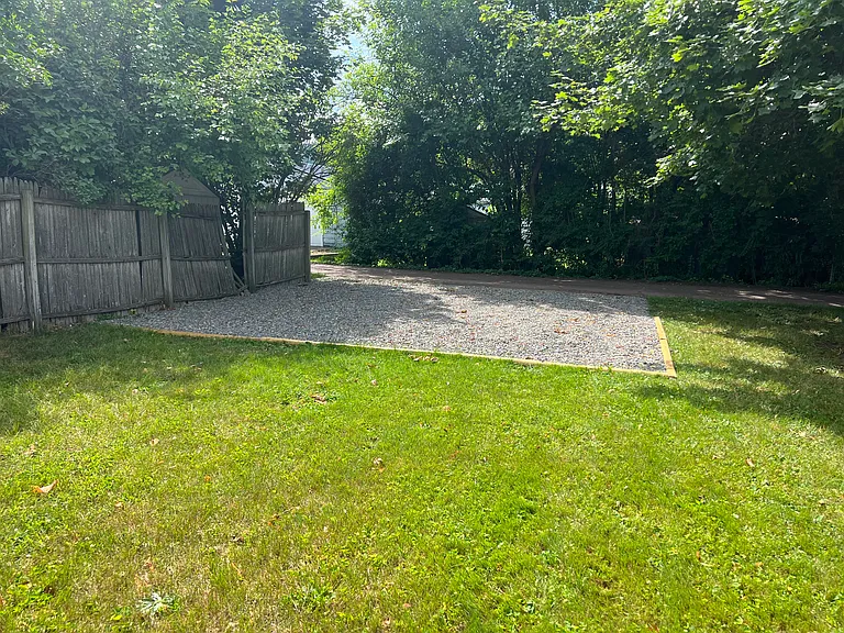 214 W 8th St — Photo 20