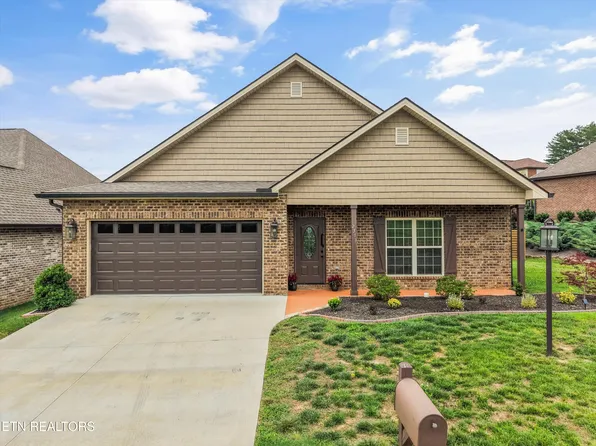 2311 Torrey Pines Dr, Maryville, TN 37801