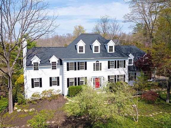 2nd image of 1 Saint Andrews Ct