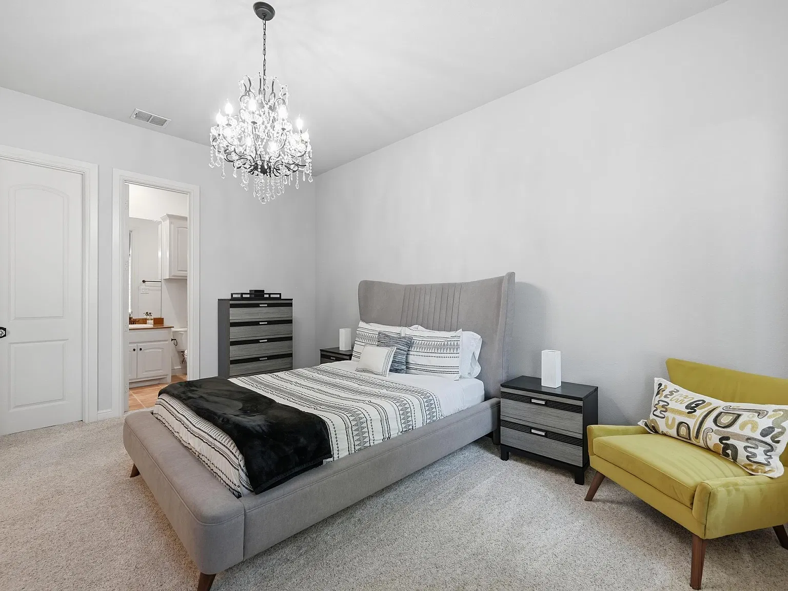 2 bed, 2.5 bath, 1881 sqft, $3,200 — Photo 4