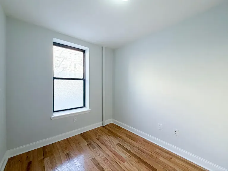 214 1st Ave #11 — Photo 4