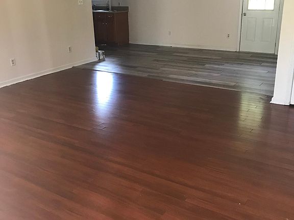 2nd image of 1159 Lee Hollow Rd