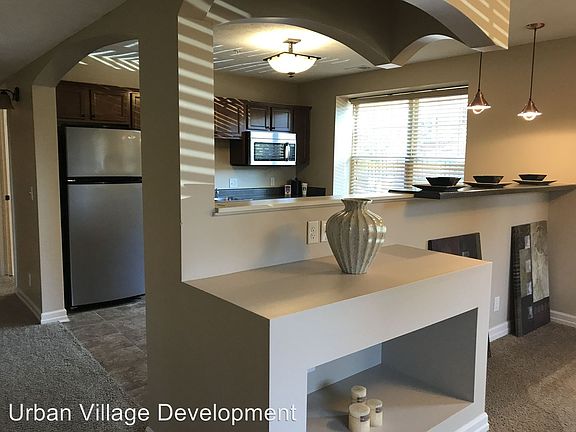 4th image of 515 S 31st St APT 102