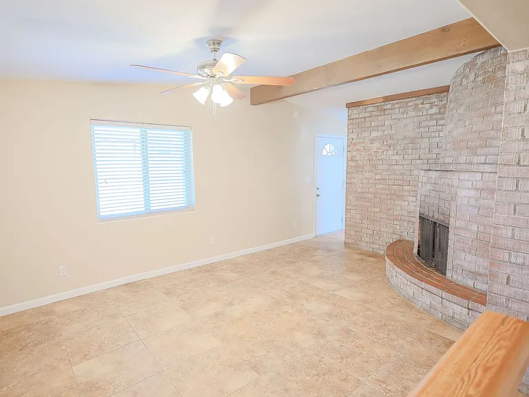1421 N. Louis Ave — Photo 7