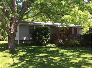 1081 Prince Dr, Cortland, OH 44410