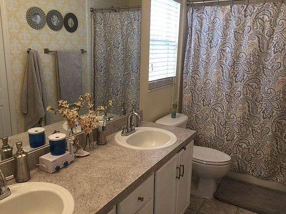 Master Bath with big tub
