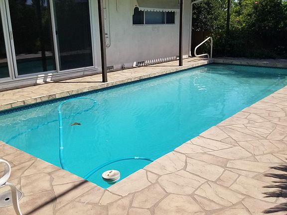 3rd image of 1001 Adelante Ave