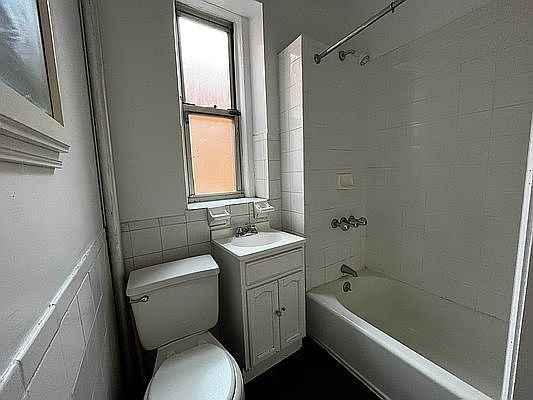 5th image of 1101 Union St APT D1
