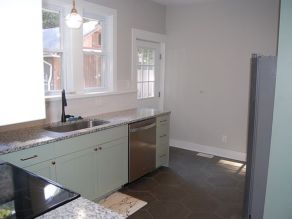 5th image of 2225 Atchley St Floor 1