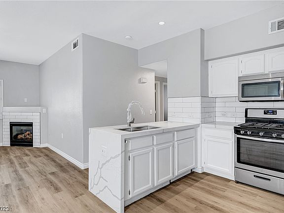 4th image of 3400 Cabana Dr Unit 1067