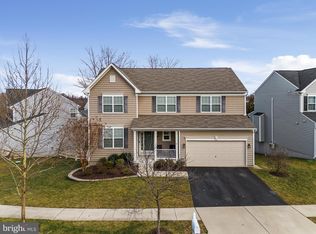17090 Statuary Way, Round Hill, VA 20141