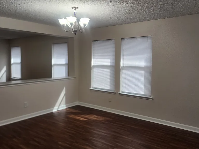 1625 Princess Ln — Photo 6