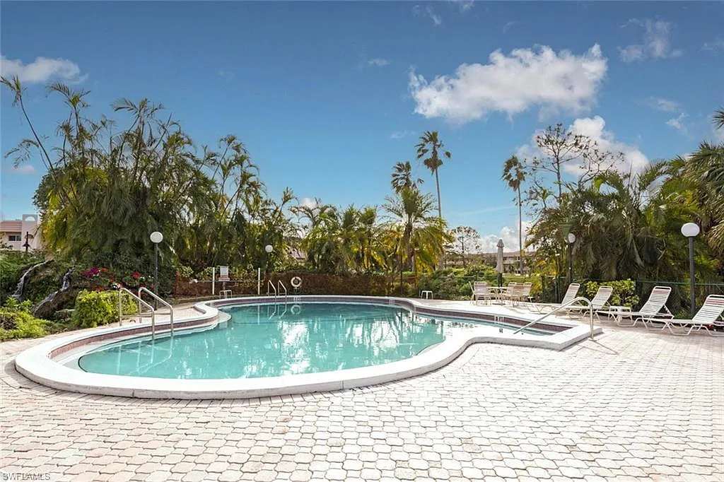 2 bed, 2.0 bath, 919 sqft, $4,000 — Photo 1