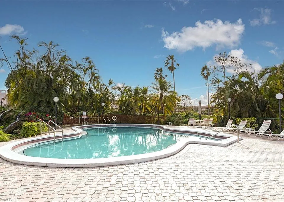 499 Forest Lakes Blvd #105