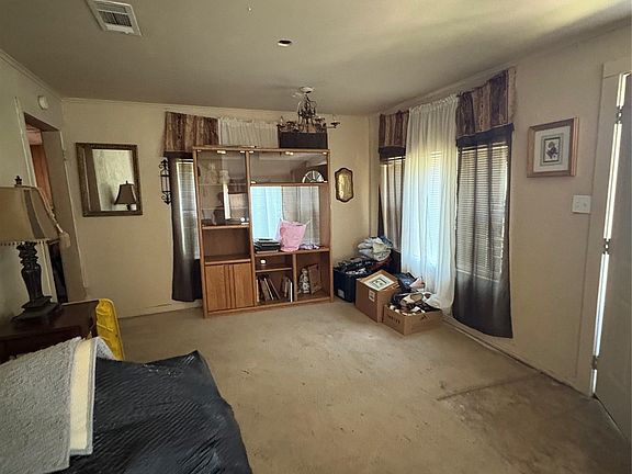 3rd image of 2564 Highcrest Ave