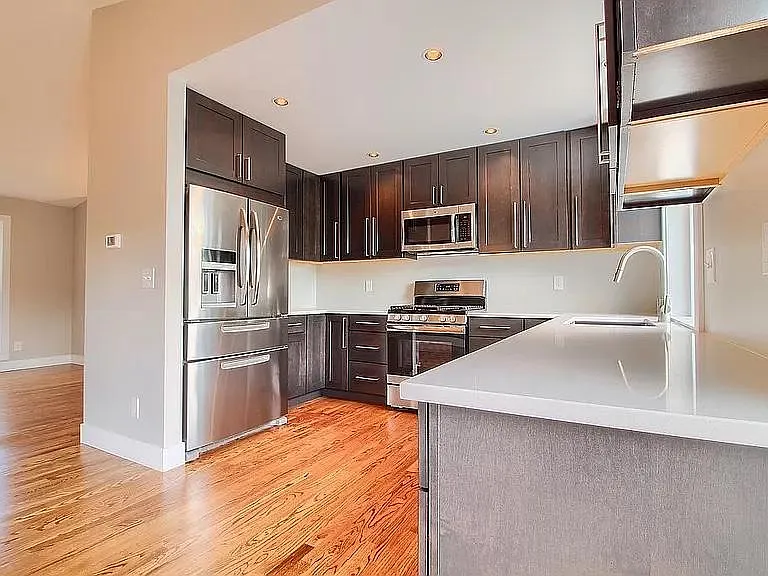 559 London Ave — Photo 14