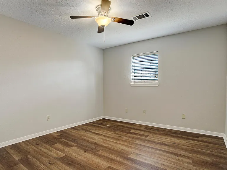 3430 Robinson Dr — Photo 9
