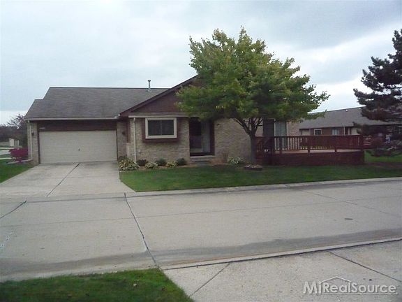 2nd image of 16490 Dawn Dr