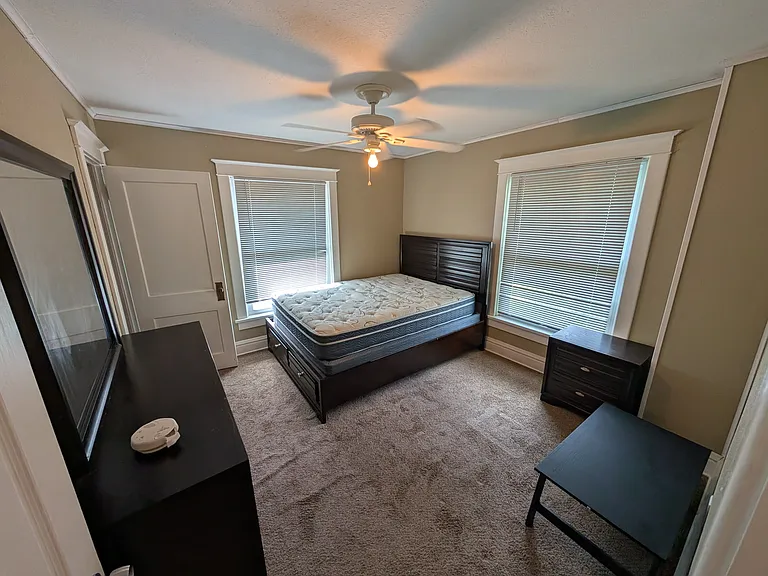 929 Riley St — Photo 28