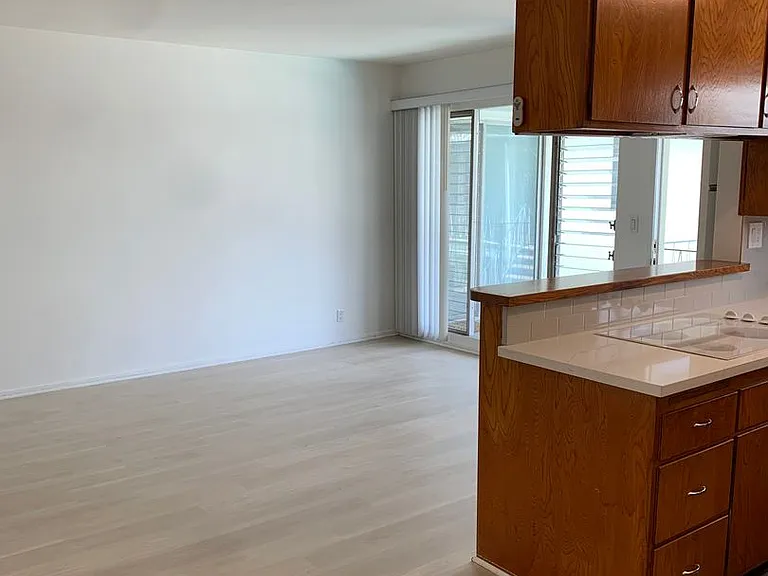 3322 Mentone — Photo 4