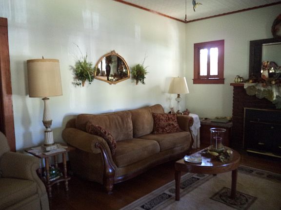 5th image of 118 Poplar Cir