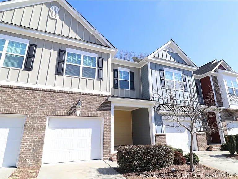 643 Briarcliff St — Photo 1