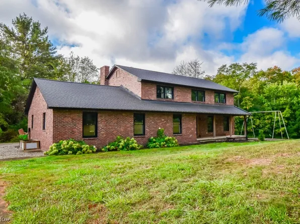7 Rustic Dr, Millersburg, OH 44654