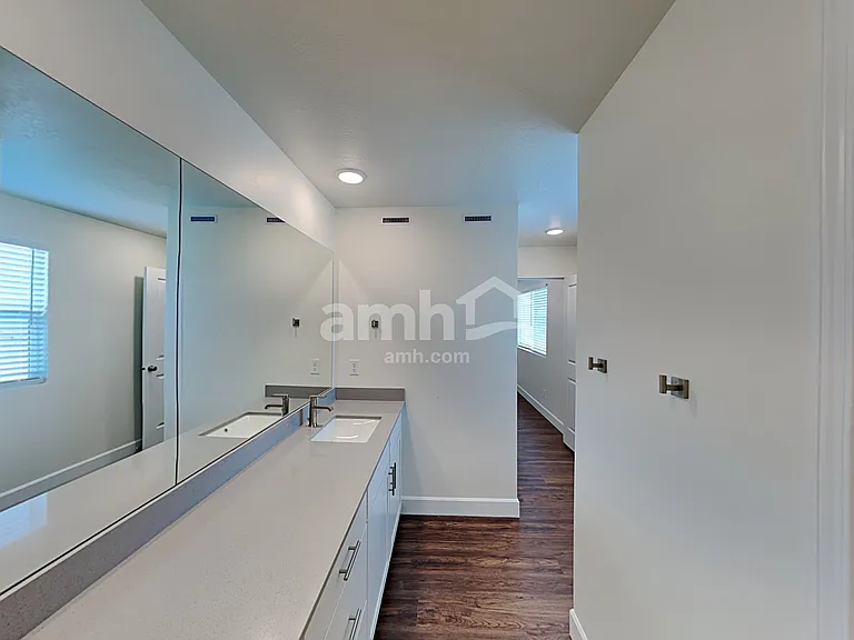 3294 S Fields Ave — Photo 8