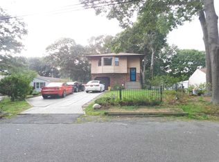130 Juniper Ave, Ronkonkoma, NY 11779