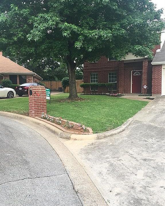 2nd image of 1205 Circle View Ct
