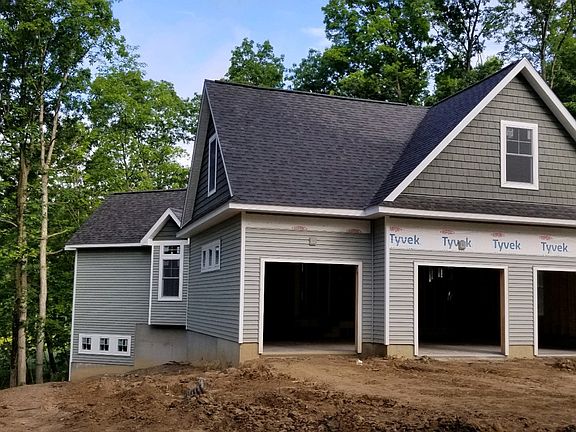 2nd image of 877 Cody Dr