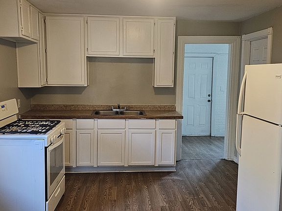 3rd image of 138 N Woodlawn Ave