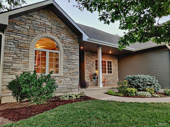 3rd image of 409 S Estates Dr