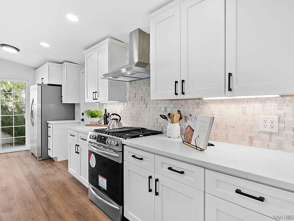 4th image of 9525 Seltzer Ct