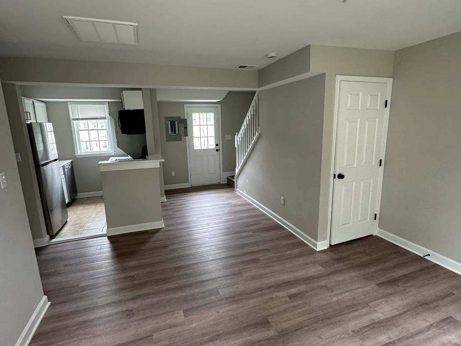 2 bed, 1000 sqft, $2,000 — Photo 3