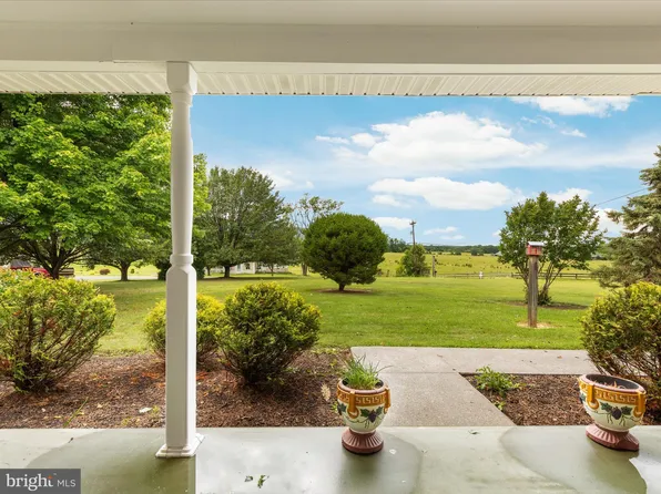 1078 Rivermont Dr, Front Royal, VA 22630