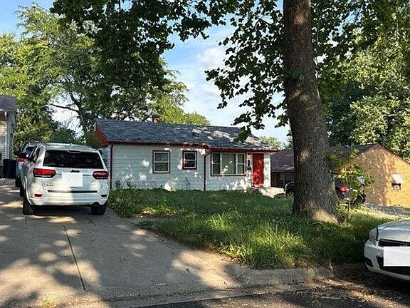 3rd image of 807 Soper Ave