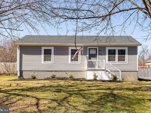 306 Fegan Rd, Bunker Hill, WV 25413