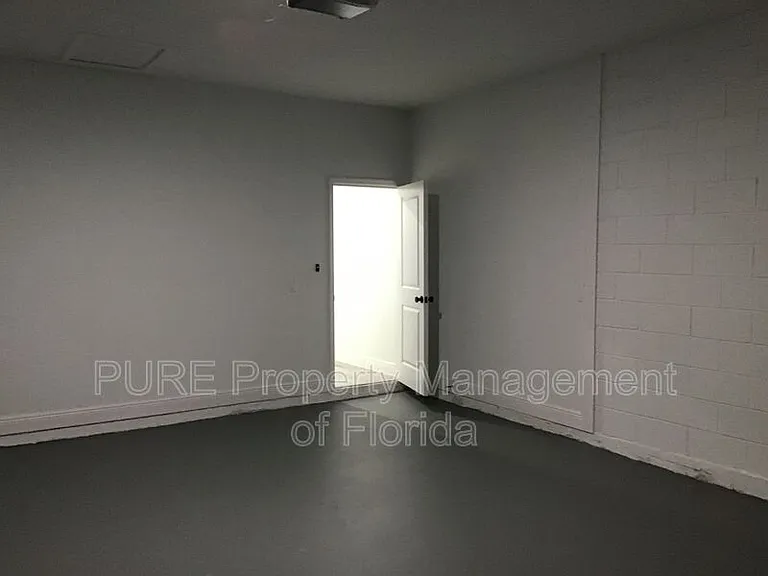 4285 NW 1st Court Rd — Photo 32