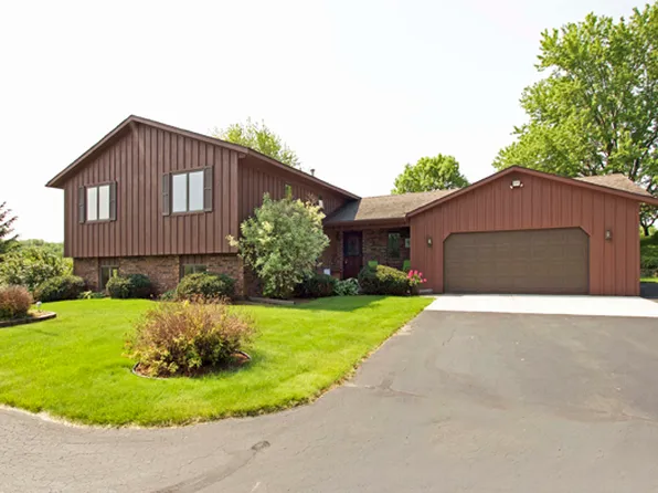 465 Cty Rd, Hudson, WI 54016